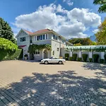 Roodenburg House